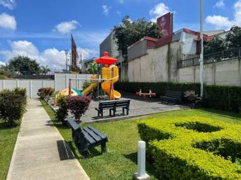 Se vende lindo y espacioso apartamento con terraza en San Sebastián de San José 23-637