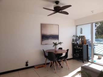 Se vende lindo y espacioso apartamento en Pavas de San José 23-2203