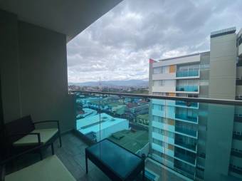 Se vende lindo y espacioso apartamento con terraza en Mata Redonda de San José 23-1404