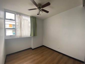 Se vende lindo y espacioso apartamento con terraza en Mata Redonda de San José 23-1404