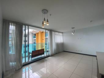 Se vende lindo y espacioso apartamento con terraza en Mata Redonda de San José 23-1404