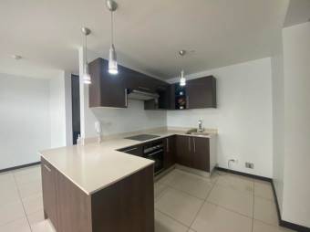 Se vende lindo y espacioso apartamento con terraza en Mata Redonda de San José 23-1404