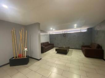 Se vende lindo y espacioso apartamento con terraza en Mata Redonda de San José 23-1404