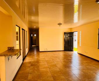 3-bedroom house for sale  in San Pablo de Heredia. Foreclosed property.