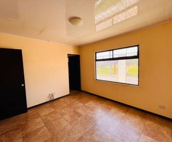 3-bedroom house for sale  in San Pablo de Heredia. Foreclosed property.