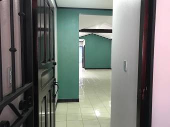 Se vende linda y espaciosa casa con patio en San Pablo de Heredia 23-3248