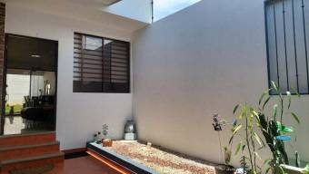 Se vende linda y espaciosa casa con patio en San Pablo de 