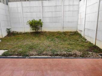 Se vende linda y espaciosa casa con patio en San Pablo de 