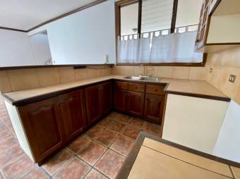 Se vende espaciosa casa en Guachipelín de Escazú 23-1764