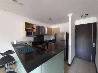 Se vende lindo y espacioso apartamento con balcón e Uruca de Santa  Ana 24-401