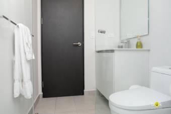 Se vende lindo apartamento con balcón en Mata Redonda de 