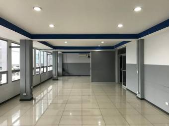 Se alquila local comercial de 330m2 en San José centro 24-411