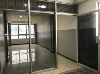 Se alquila local comercial de 330m2 en San José centro 24-411