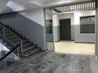 Se alquila local comercial de 330m2 en San José centro 24-411