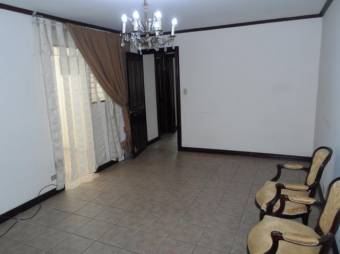 se venden 4  casas en un amplio lote de casi 1200m2 en San Vicente de Moravia 23-1160