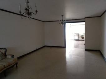 se venden 4  casas en un amplio lote de casi 1200m2 en San Vicente de Moravia 23-1160