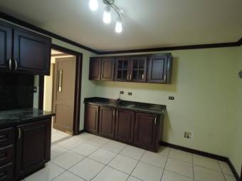 Se vende hermosa y espaciosa casa con terraza en Curridabat de San José 23-2386