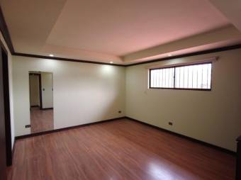 Se vende hermosa y espaciosa casa con terraza en Curridabat de San José 23-2386