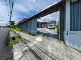 Se vende hermosa y espaciosa casa con patio y terraza en Guadalupe de Goicoechea 24-226  