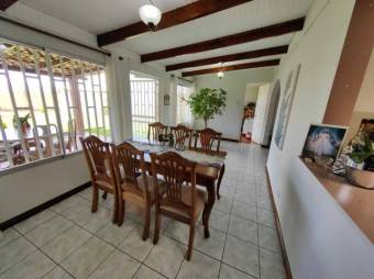 Se vende hermosa y espaciosa casa con patio y terraza en Guadalupe de Goicoechea 24-226  