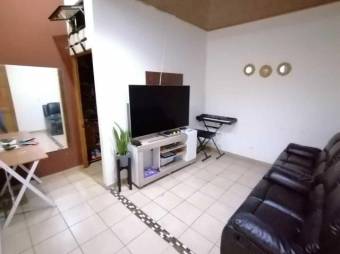 Se vende casa con uso de suelo mixto en San Vicente de Moravia 23-363