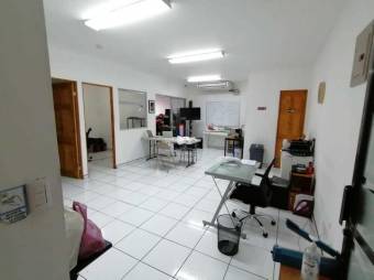 Se vende casa con uso de suelo mixto en San Vicente de Moravia 23-363