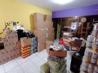 Se vende casa con uso de suelo mixto en San Vicente de Moravia 23-363