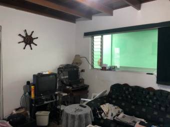 Se vende espaciosa casa en Guadalupe de Goicoechea 23-