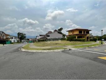 Corner Land in Condominio Tierras de Café, Heredia