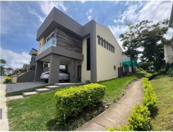 Se vende casa condominio Tierras de Café Heredia