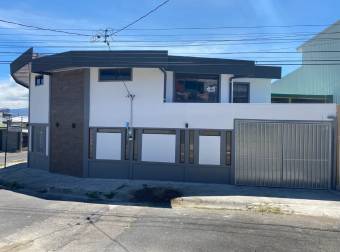 Hermosa y amplia casa en Cartago