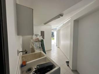 Venta de Casa en Piedades, Santa Ana. RAH 25-90