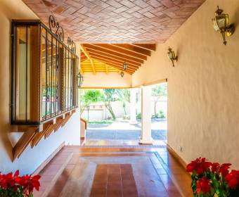 Casa a la venta en Guayabos de Curridabat, San José.