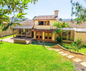 Casa a la venta en Guayabos de Curridabat, San José.