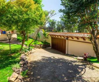 Casa a la venta en Guayabos de Curridabat, San José.