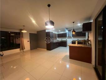 Casa esquinera Condominio Hacienda El Coyol Alajuela