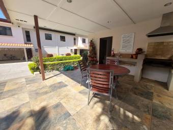 Venta de Casa en Pozos, Santa Ana. RAH 24-949