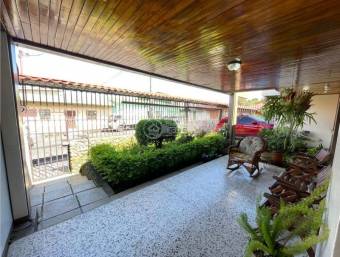 Se vende Casa centro de Santo Domingo Heredia uso residencial - comercial