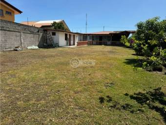 Se vende Casa una planta en el centro de Santo Domingo Heredia 