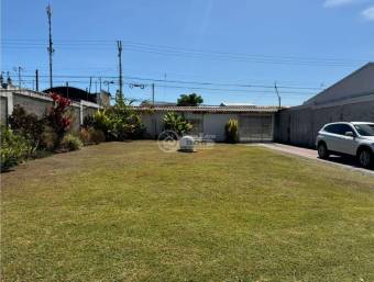 Se vende Casa una planta en el centro de Santo Domingo Heredia 