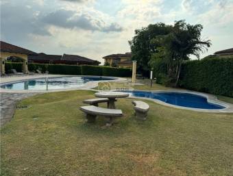 Se vende casa condominio La Hacienda Belén Heredia