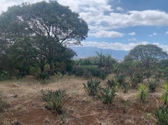 Se vende amplio lote de 7,223m2 con lindas vistas en San Rafael de Heredia 23-1902