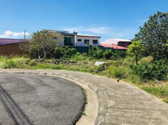 Se vende amplio lote de 1,493m2 en prestigiosa zona de Mercedes en Heredia 24-1324