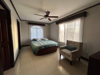 Venta de Hermosa Casa en San Francisco, Heredia. RAH 24-918