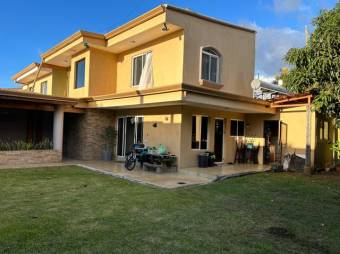 Venta de Hermosa Casa en San Francisco, Heredia. RAH 24-918