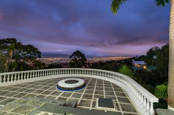 Venta de Espectacular Mansión en Escazú, San José. RAH 24-576