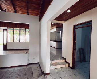 House for sale in Cariari, Heredia.