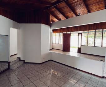 House for sale in Cariari, Heredia.