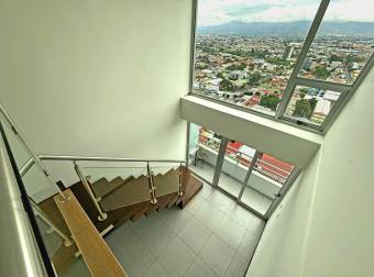 Apartamento en Piso 23, 2 Niveles, VISTAS, Torres Los Yoses, San Pedro