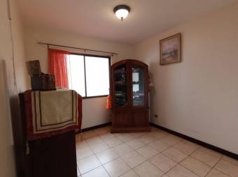 Se vende espaciosa casa en condominio de San Antonio en Desamparados 25-127